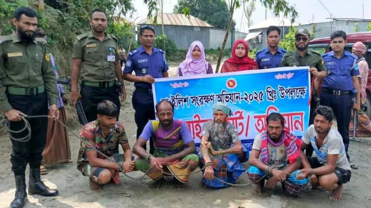 দৌলতপুরে মা ইলিশ ধরায় ৫ জেলেকে ৪০ হাজার টাকা জরিমানা